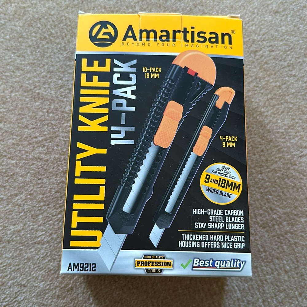 Nwt utility knife 14 pack